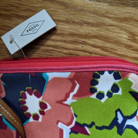 Fossil wristlet - Picture 4 of 7